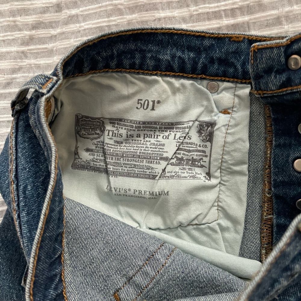 Levi's Women's 501 Original Cropped Jeans Size 31 New - Picture 10 of 12